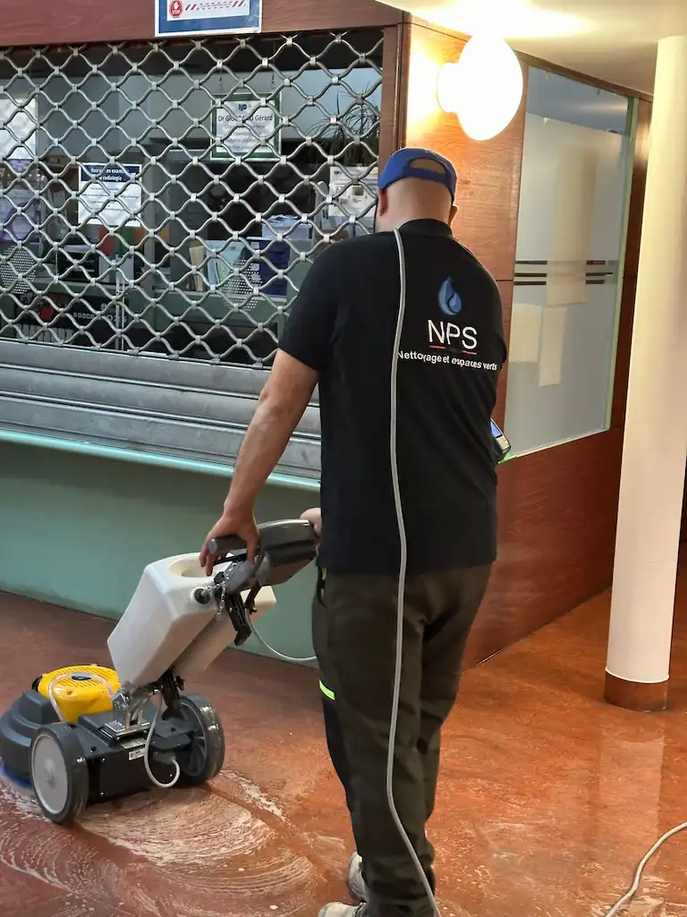 Nettoyage et décapage sol